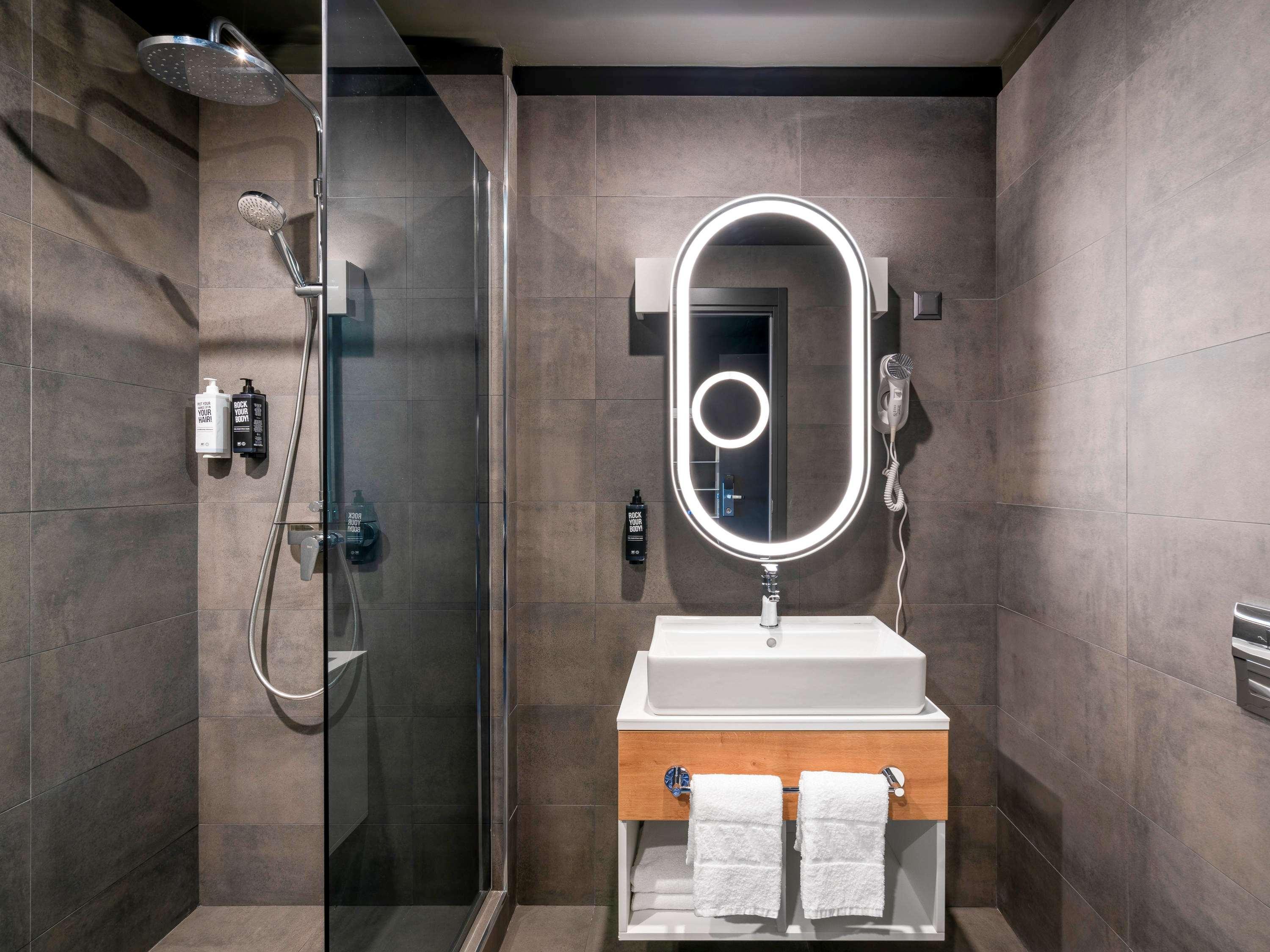 Ibis Politehnica Hotel 3*